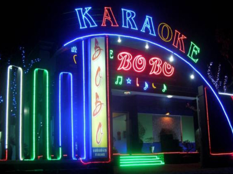 làm biển quảng cáo quán karaoke