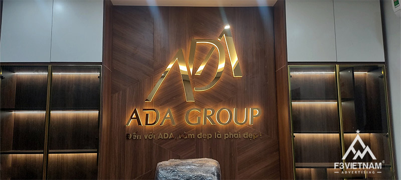 Logo Backdrop tầng 4 thẩm mỹ viện ADA Group