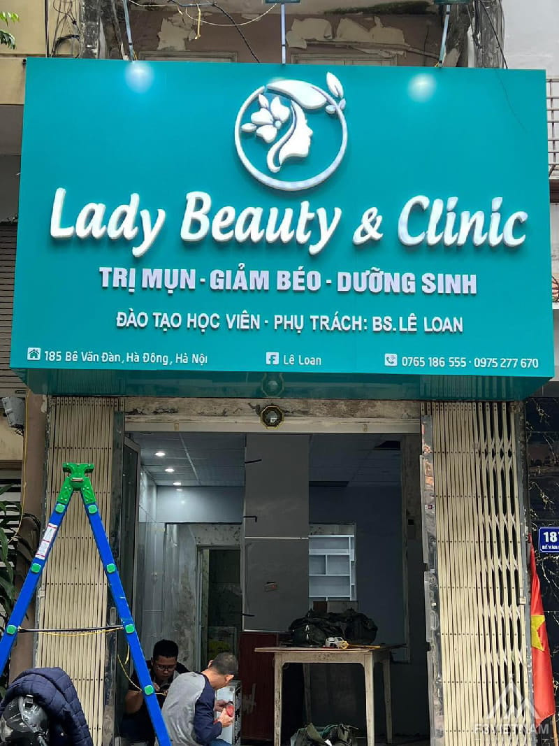 Bảng hiệu Beauty & Clinic