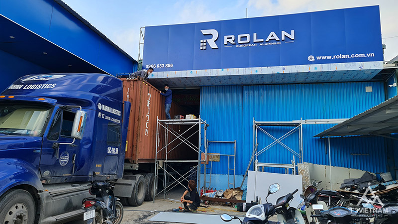 F3 Việt Nam thi công biển quảng cáo nhà máy nhôm ROLAN
