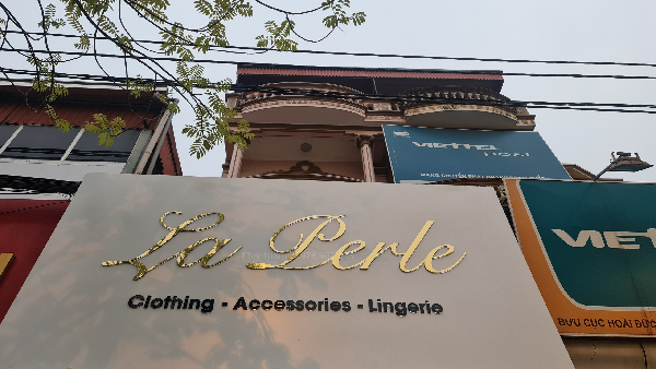 Biển hiệu quảng cáo La Perle