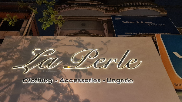 Biển cửa hang La Perle