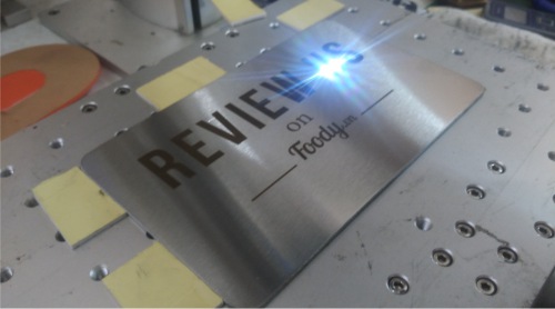 khắc laser trên kim loại
