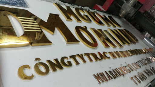 Cắt chữ kim loại bằng laser giá rẻ tại Hà Nội