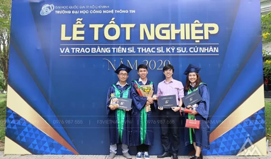 Cần lưu ý gì khi thiết kế background lễ tốt nghiệp?