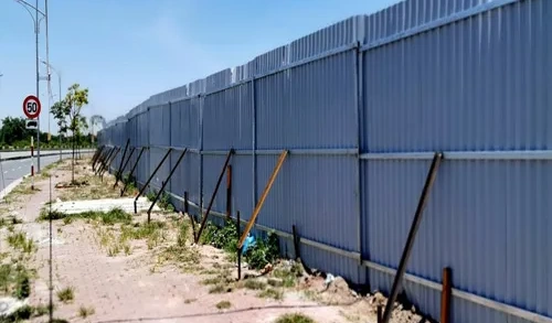 Thi công hàng rào tôn công trình tại Hà Nội