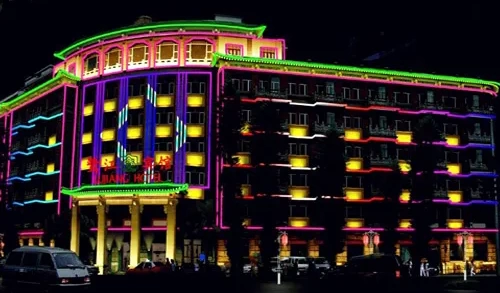 Lắp đèn Led chiếu sáng tòa nhà tại Mỹ Đình - Từ Liêm